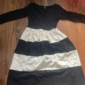 Size S maternity dress.